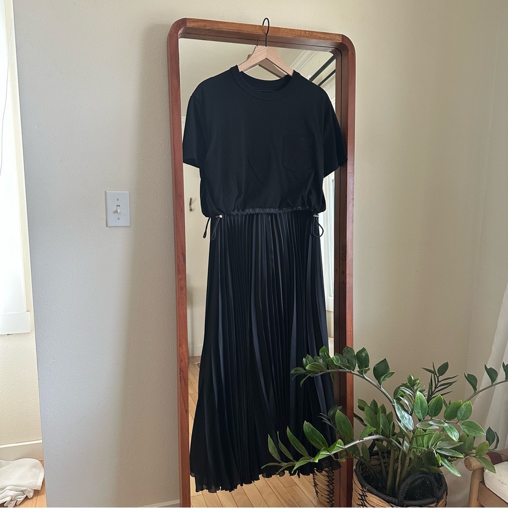 SACAI Satin Pleated T-Shirt Dress Black Women 4 Crewneck Short Sleeve Japan Midi - Picture 4 of 11